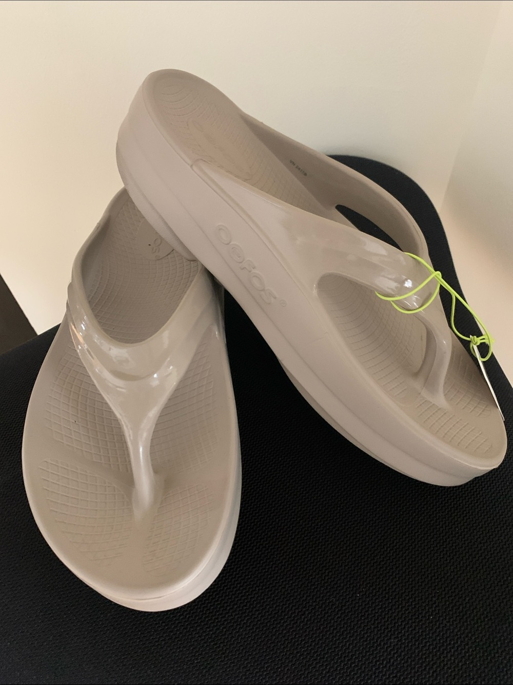 Oofos Women’s Glossy Taupe Platform Flip Sandals